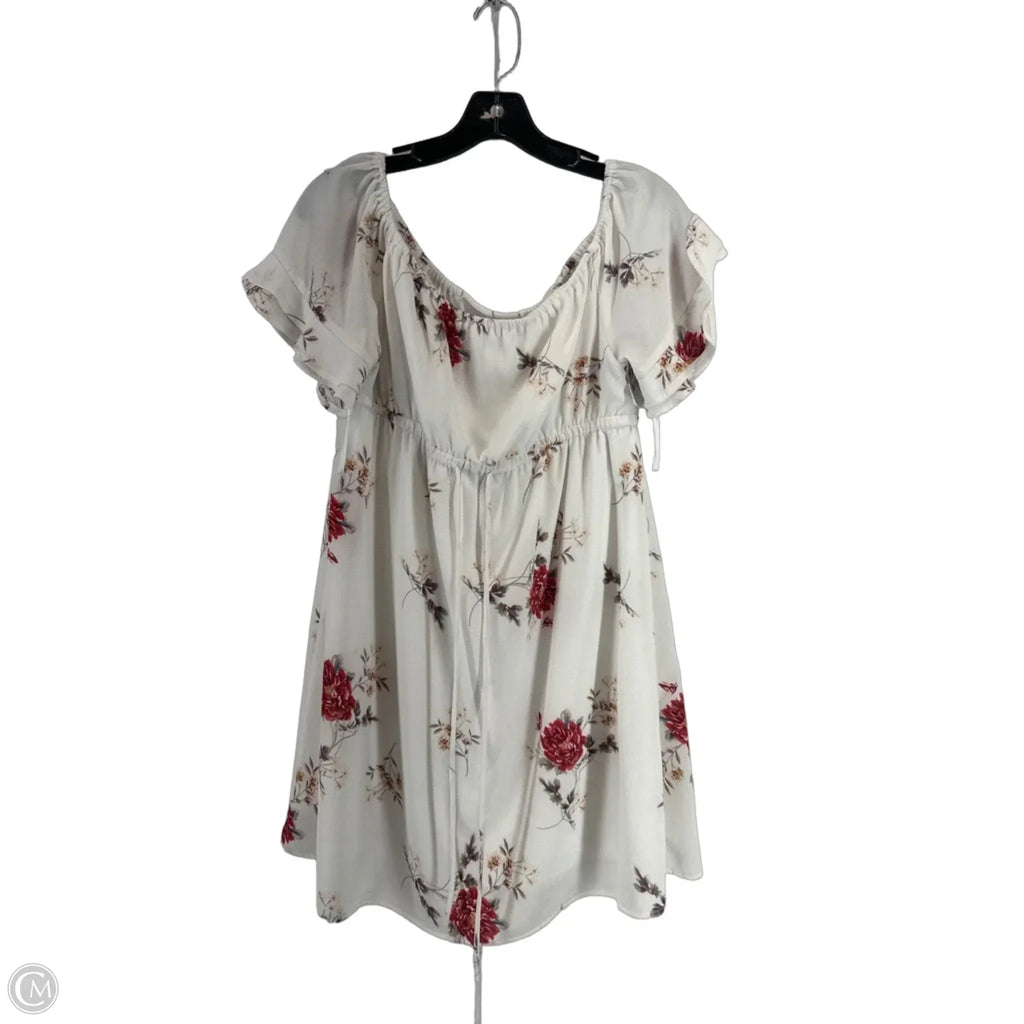 Dress Casual Short By Promesa In White, Size: L